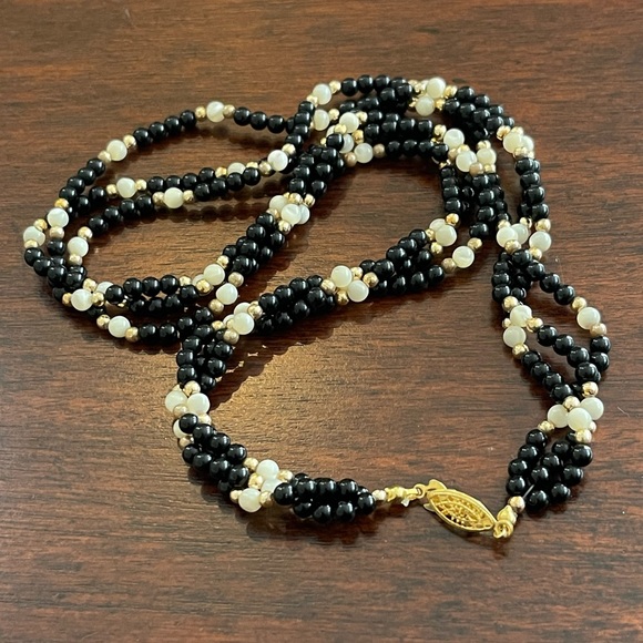 Black onyx mother of pearl gold tone bead 3-strand necklace - Picture 2 of 8